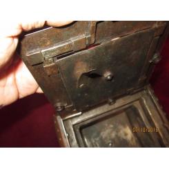 Антикварная мини - сейф шкатулка 16-го Века