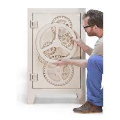 Дизайнерский деревянный сейф сделанный на ЧПУ