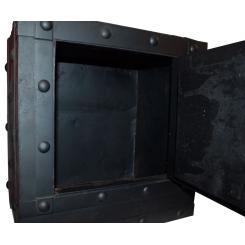Настольный антикварный итальянский сейф 1820/30гг с заклепками
